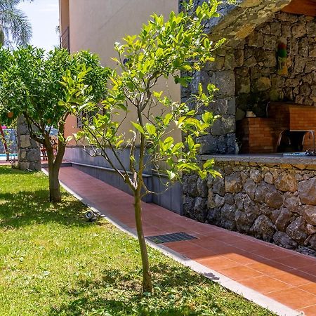 Villa Magdalena Aci SantʼAntonio Exteriör bild