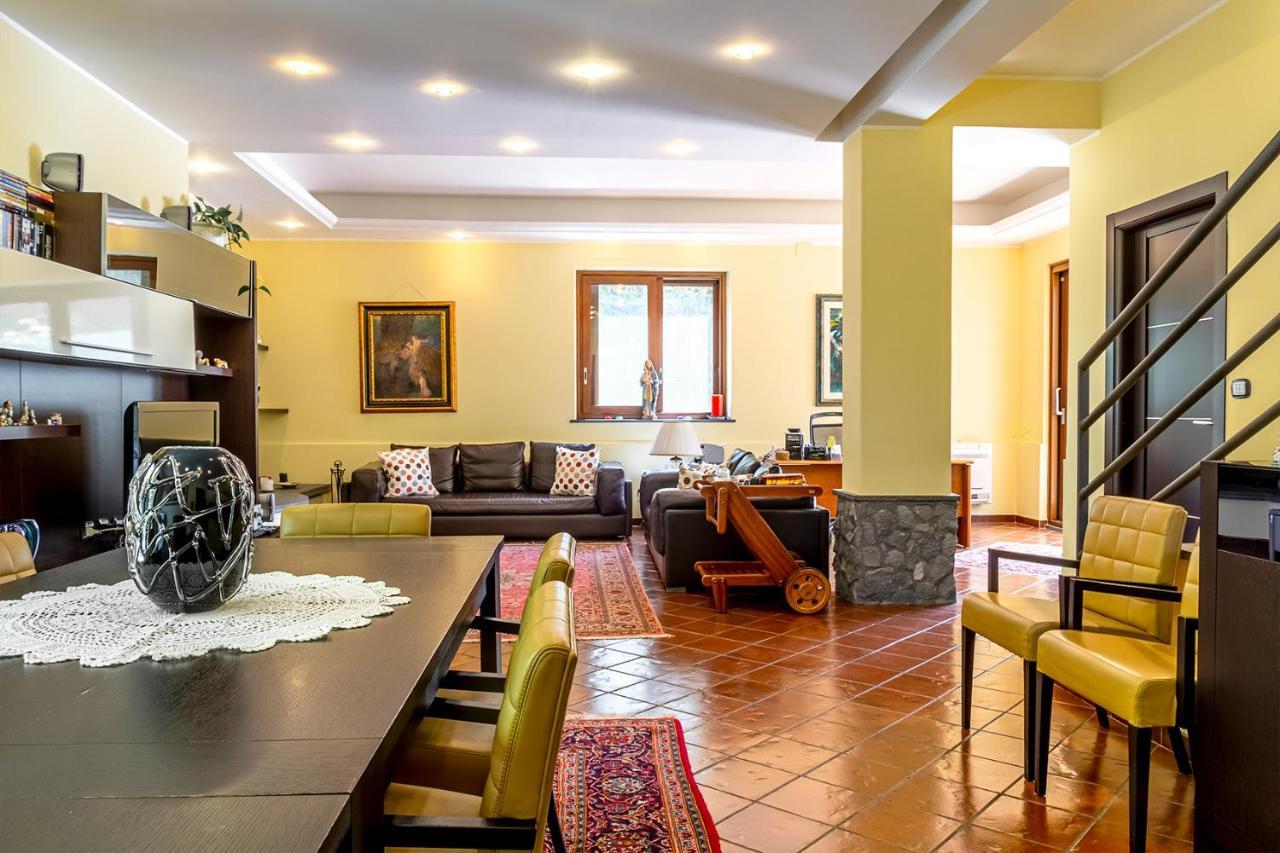 Villa Magdalena Aci SantʼAntonio Exteriör bild