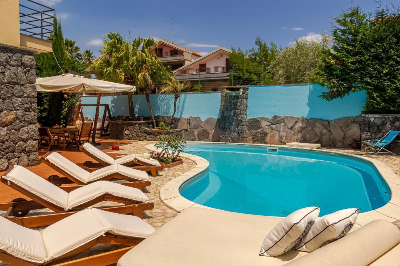 Villa Magdalena Aci SantʼAntonio Exteriör bild