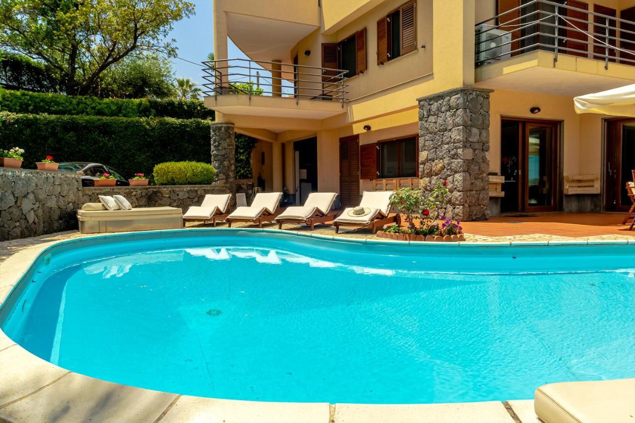 Villa Magdalena Aci SantʼAntonio Exteriör bild
